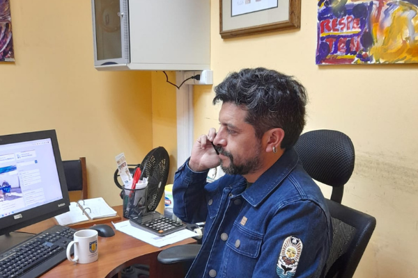 Trabajador Social del Consultorio Jurídico de Iquique en Radio Municipal
