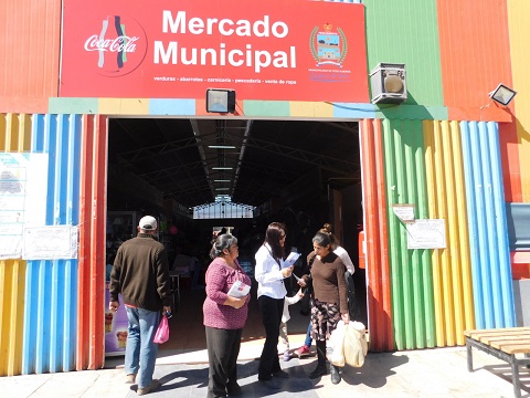 En el marco de la Campaña “Llegando Hasta Dónde Vives”, distribuyen folletería en Mercado Municipal y Centro de Transferencia de Pasajeros de Pozo Almonte