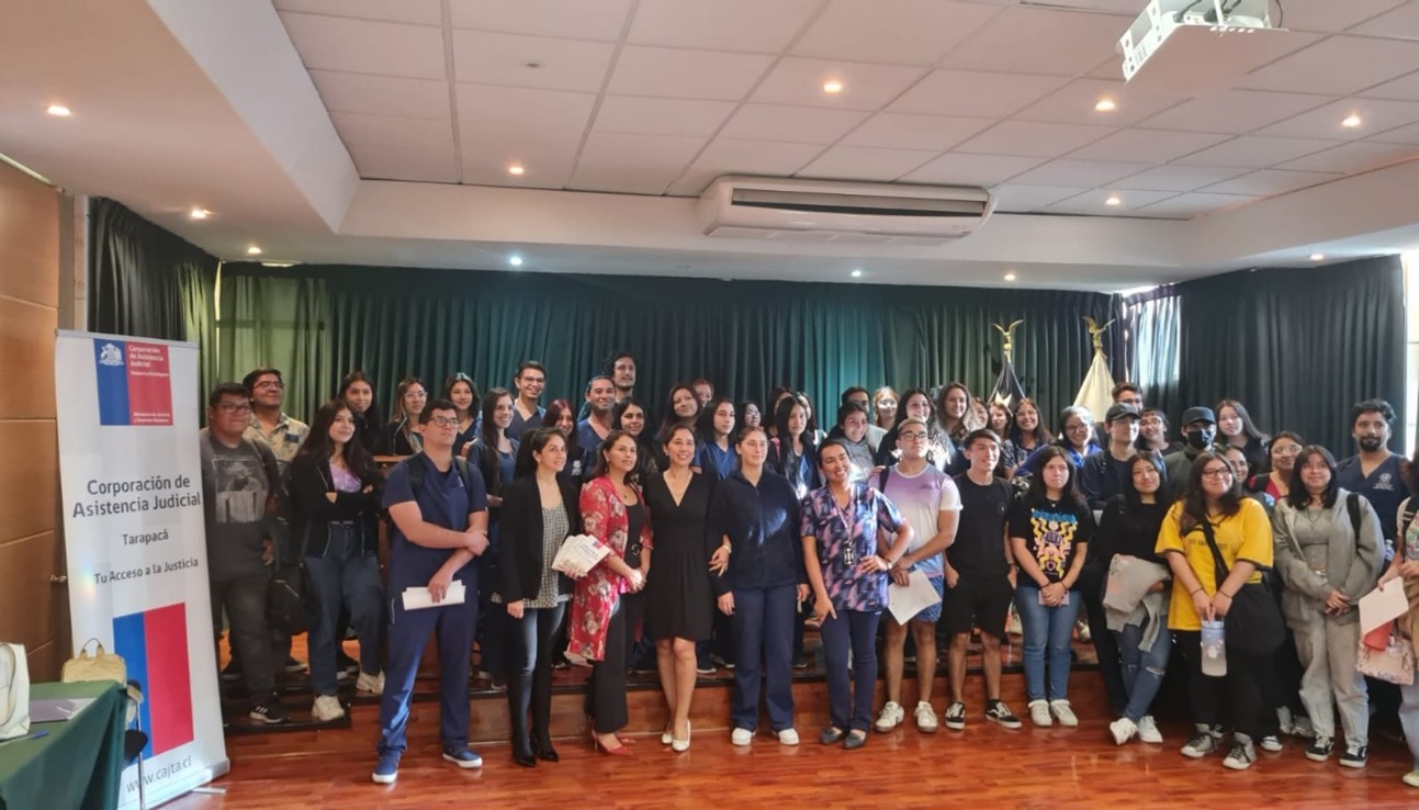 CAVI Iquique dio charla a alumno/as de enfermería de la universidad Santo Tomas