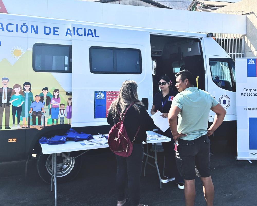 Defensa Jurídica Integral de Adultos Mayores de Tarapacá participa en Plaza de Servicios Públicos en Iquique