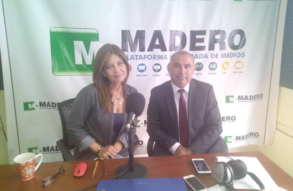 Abogado del Consultorio Jurídico Centro de Antofagasta visita Radio Madero FM