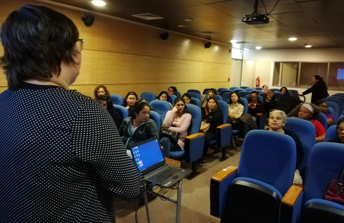 Consultorio Jurídico de Tocopilla realiza charla a usuarias del programa "Mujeres Jefas de Hogar"