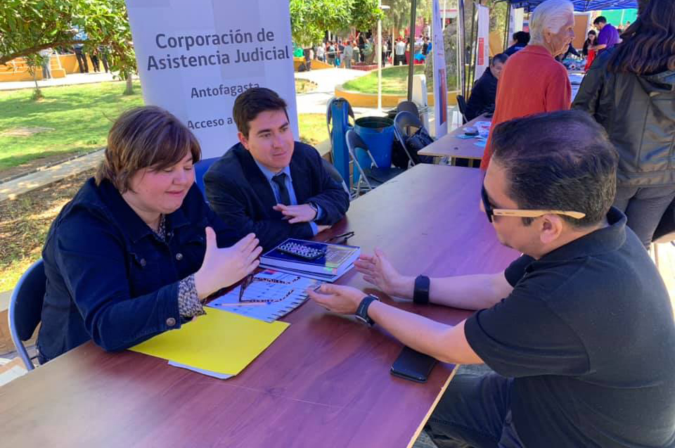 Consultorio Jurídico de Tocopilla participa en Gobierno en Terreno en plaza Carlos Condell de Tocopilla